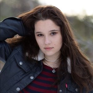 Meet your Posher, Avery